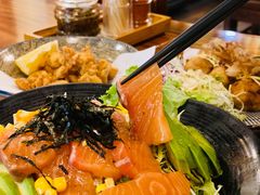 三文鱼牛油果沙拉-百步拉面