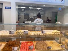 面包甜点陈列柜-清真全盛斋传统糕点(许士庙店)