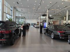 -天津波士信达奔驰4S店(卫津南路店)