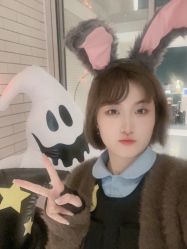 -月月婚纱礼服仓储店(王府井店)