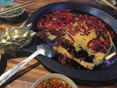 -黄潇洒老火锅(九眼桥宏济巷店)