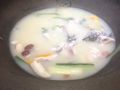 -咕嘟草帽鱼·牛奶一样的鲜鱼汤(包河万达广场创始店)