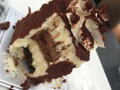 -UNI UNI(环亚凯瑟琳店)