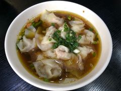 2两抄手-秦云老太婆摊摊面(磁器口店)