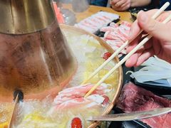 -果松木炭酸菜铜火锅·外婆参鸡汤