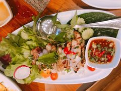 -Chom Cafe and Restaurant