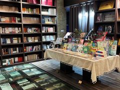 -钟书阁(松江泰晤士小镇店)