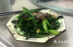 Fried Pork Rinds with Chinese Cabbage