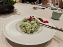 牛油果色拉-蝶园·装修中(BFC外滩金融中心店)