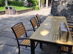 -两棵枇杷树
