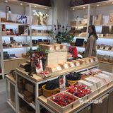 我也没怎么留意店名逛着逛着就走进去看看了