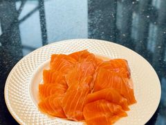 三文鱼刺身-新云南皇冠假日酒店-长街西餐厅