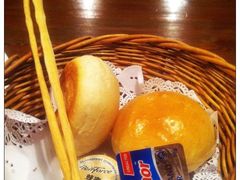 送的面包-宝莱纳啤酒花园餐厅PAULANER BRAUHAUS Nanjing(广州路店)