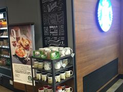 -星巴克(香港国际机场44号闸店)