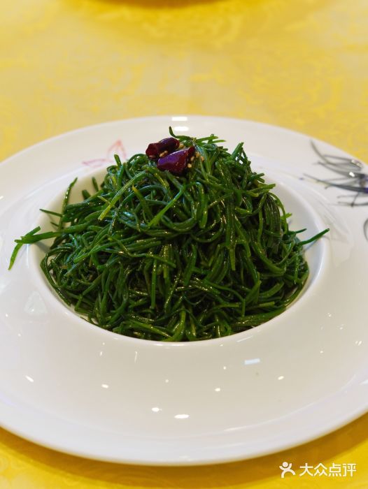 德乐海蒙餐炝拌草原沙葱图片