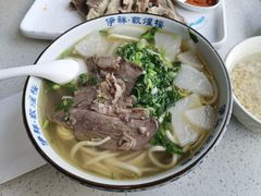 牛肉拉面加牛肉-伊祥·敦煌楼