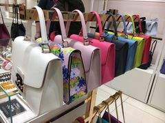 -马德里拉斯咯扎斯购物村