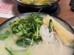 -肥汁米蘭香港米线(定西路店)