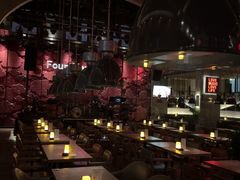 -FOUR PLAY BAR
