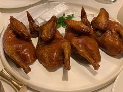 玻璃皮润烧乳鸽王-富力丽思卡尔顿酒店·丽轩中餐厅