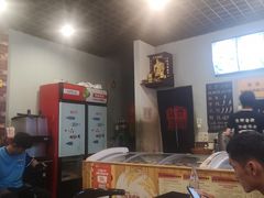 -愉肴麻辣香锅(中北镇店)