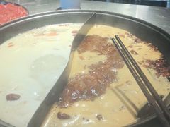 -鹿鸣山草本茶香火锅(园西路店)