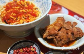 Sauce-Braised Pork Bones