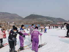 -济南卧虎山滑雪场