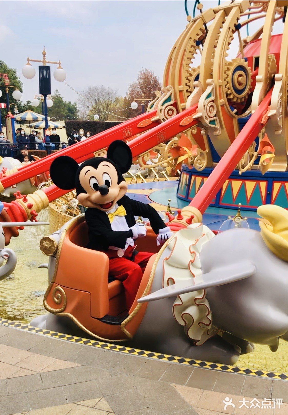 迪士尼乐园里的小飞象