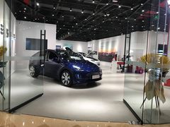-TESLA 特斯拉(北京颐堤港体验店)
