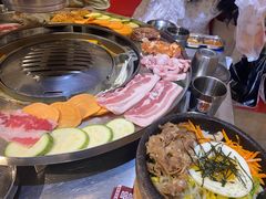 -哈哈碳都·牛肋条无限自助烤肉(台江万达店)