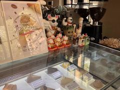 -Fridi Patisserie Cafe