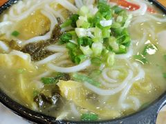 砂锅酸辣米线-沈妈砂锅(光华村店)