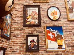-LINE FRIENDS Garosu-gil Flagship Store