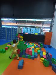 -蹦贝运动中心·蹦床·攀岩·闯关(龙岗店)