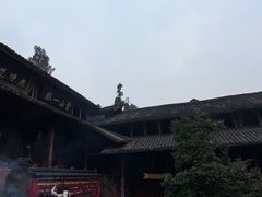 -峨眉山报国寺