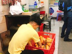 -Bánh Mì Huynh Hoa