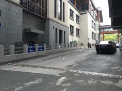 -尚城·利星停车场