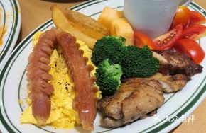 Pan-Seared Chicken Leg Platter