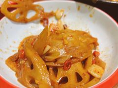 校门口麻辣藕片-老闵田螺馆·南昌特色(总店)