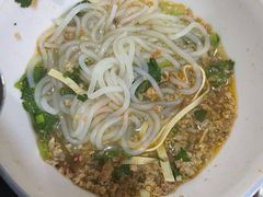 三鲜米线-老字号杨坡红油米线腊汁肉夹馍(东四道巷店)