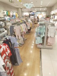 -乐友孕婴童(勒泰中心店)