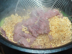 -五指山生态小黄牛(皮皮虾海鲜广场店)