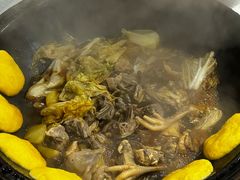 -粘豆包柴火铁锅炖