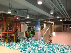 -布鲁豪斯亲子欢乐家庭餐厅