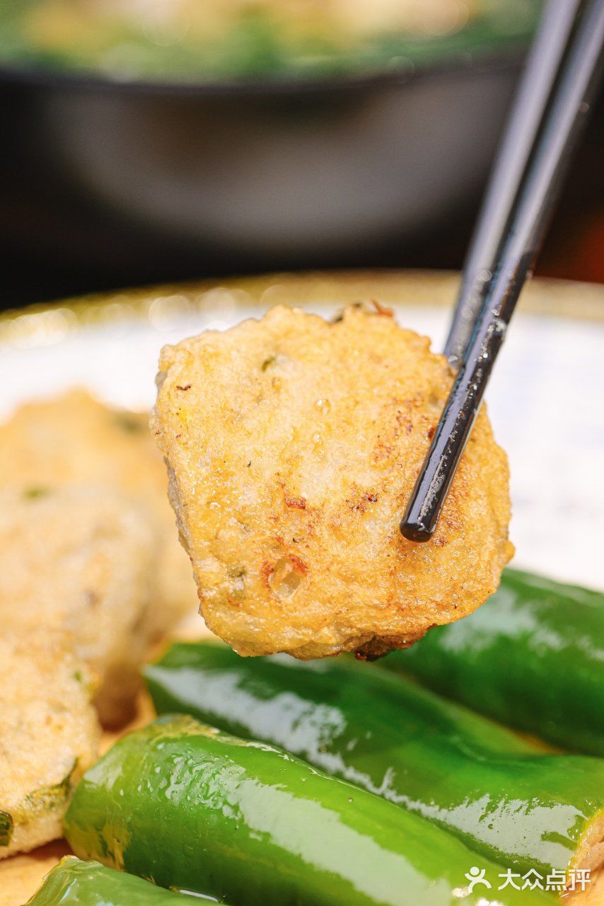 周末被顺德土著按头安利的啫啫煲！锅巴绝了！