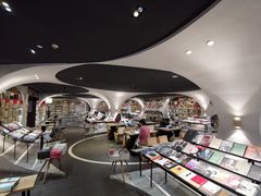 -钟书阁(珍园店)
