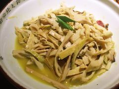 土家腊肉煨山笋-吃饭皇帝大土家民族菜(正大广场店)