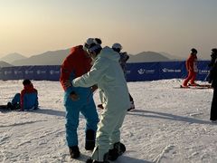 -浙东第一尖雪山欢乐谷