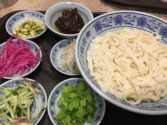 老北京炸酱面-门框胡同百年卤煮(新街口店)